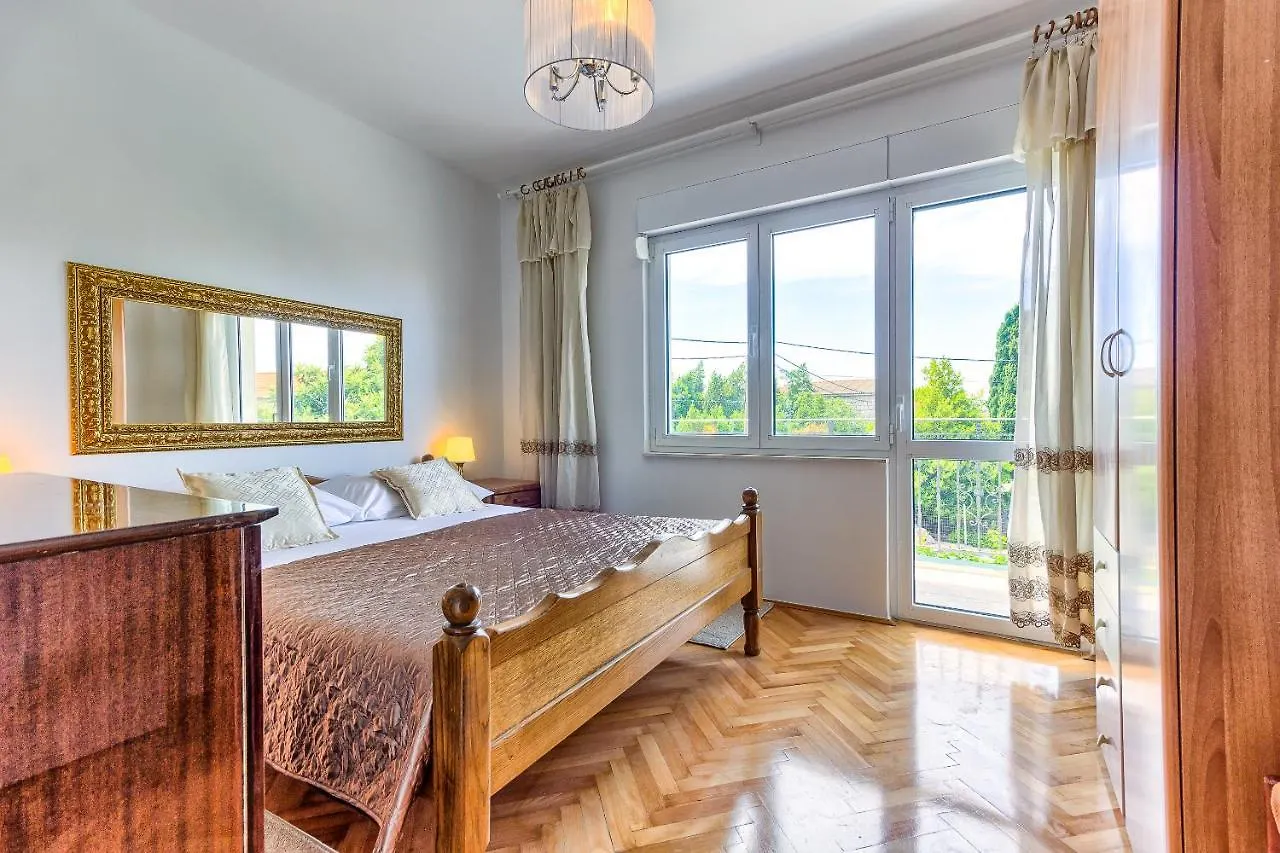 Regent Apartment In Kastela